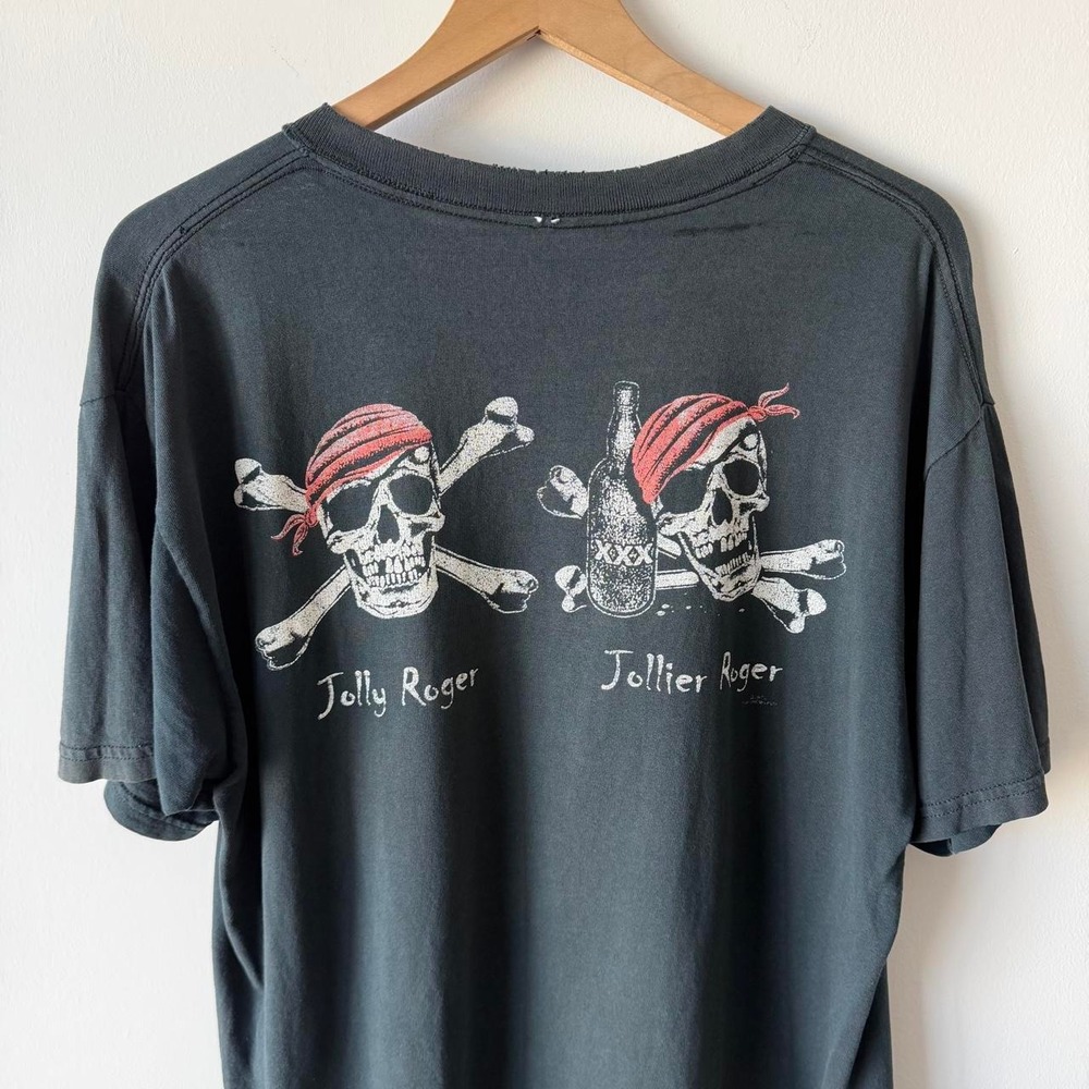 Vintage Jolly Roger Pirate Skull Graphic Tee Faded Black